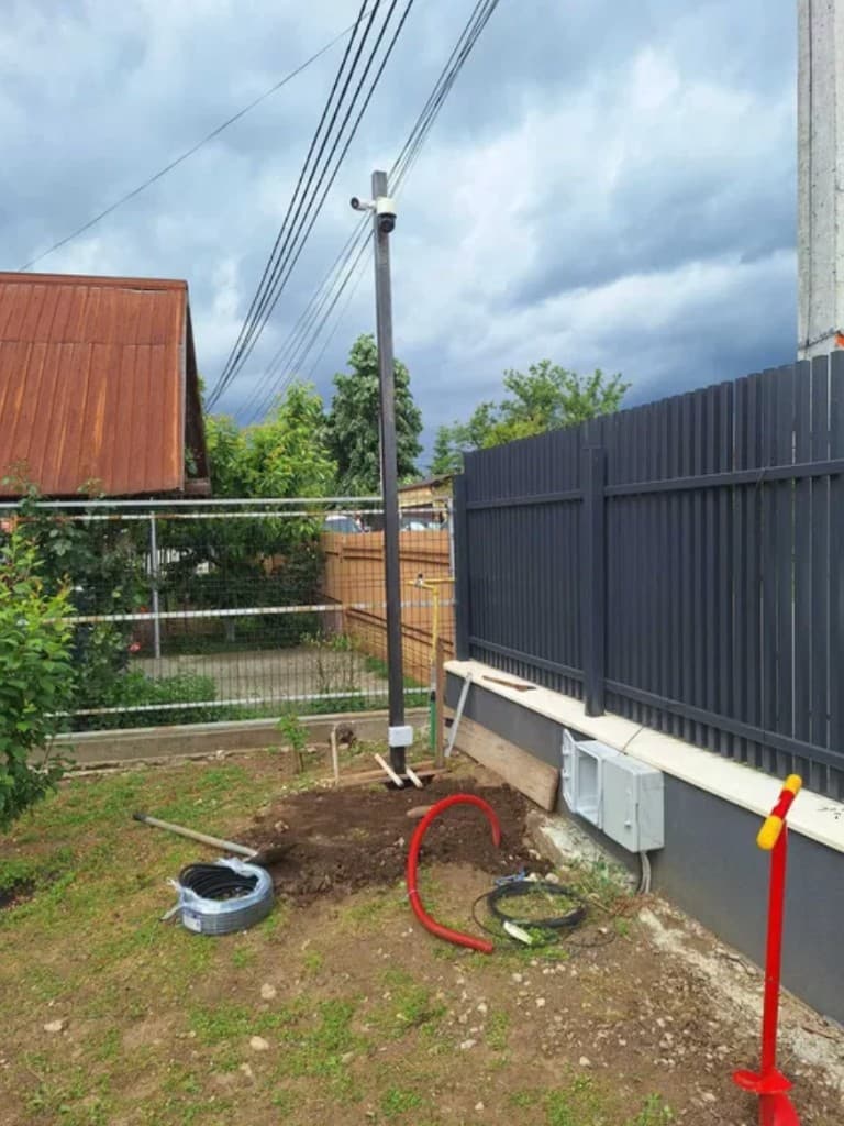Instalare camere pe stâlp